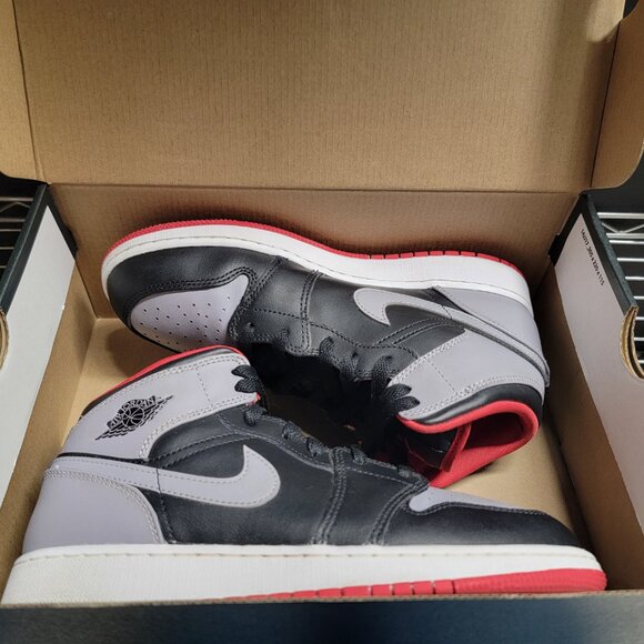 Nike Air Jordan Mid 1 - Picture 7 of 8